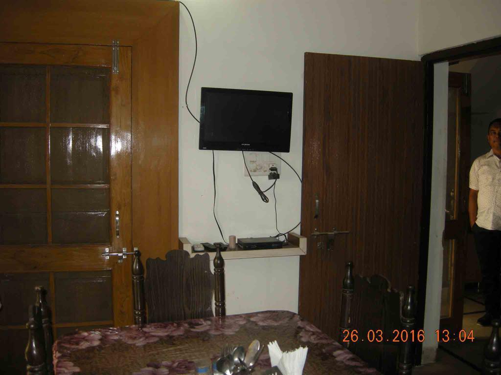 Sadhna Guest House โบปาล ภายนอก รูปภาพ